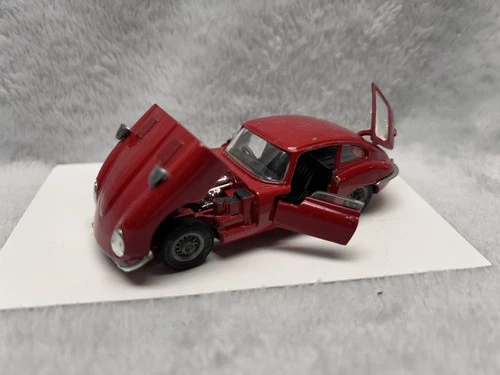 Jaguar E Type 2+2 - 1/43 scale - Corgi Toys 335 VF
