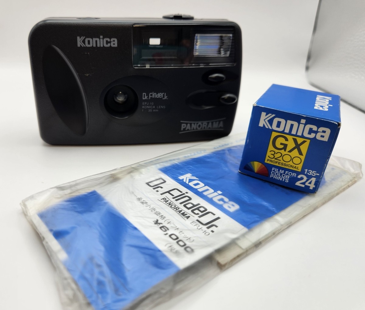 KONICA Dr. Finder Jr. 35mm Film Camera + GX 3200 Film & Manual
