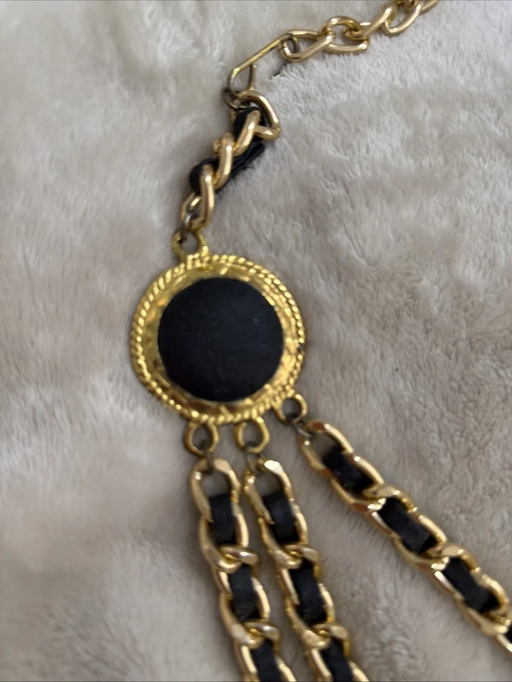 Cinturón cadena oro vintage alta costura - gamuza negra muy genial encontrar Foto 3 de 4