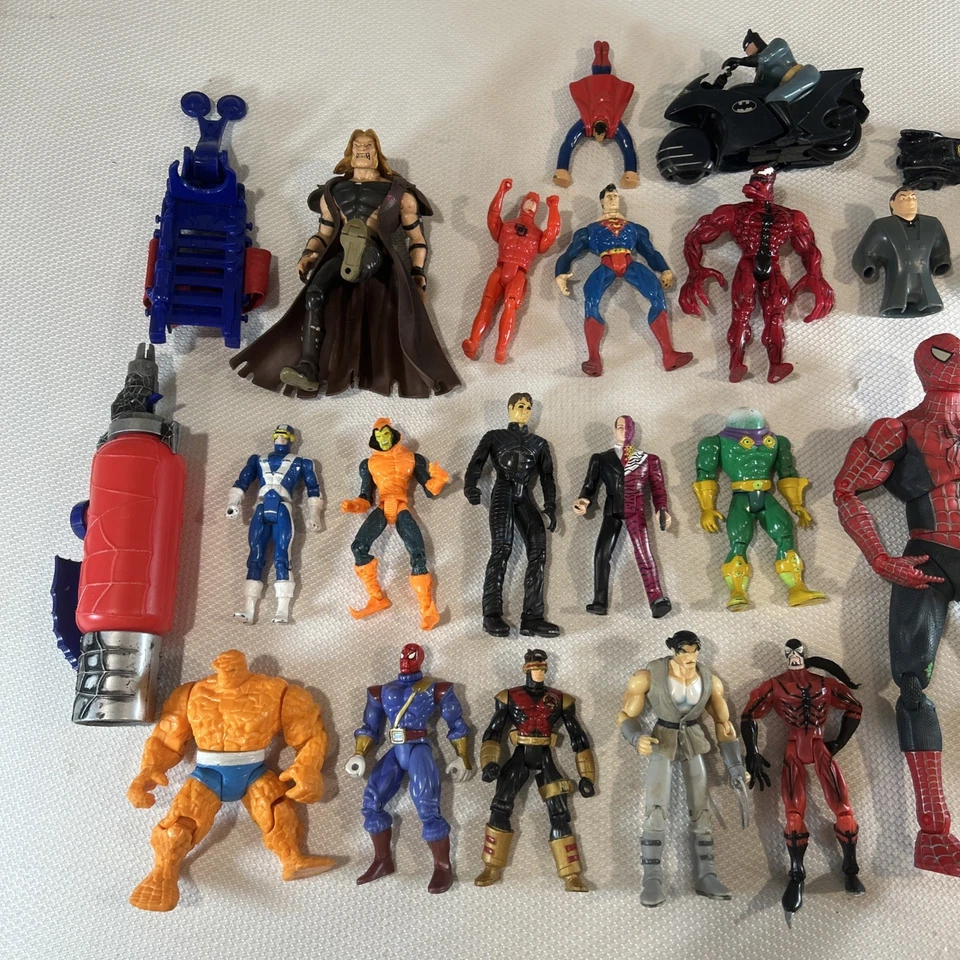 Marvel DC Action Figure Lot Spider-Man Venom Carnage Batman Thor The Thing X-Men - Image 3 of 4