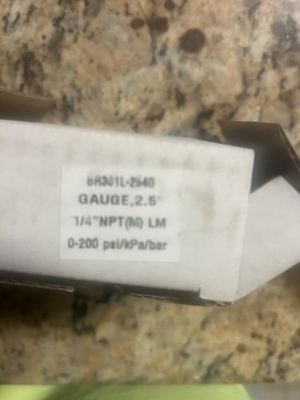 #ad 200 Psi Pressure Gauge 1 4 Npt Liquid all 3 for one price $100.00