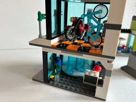 60026 LEGO&reg; City Town Square (100% complete w/ Instructions)