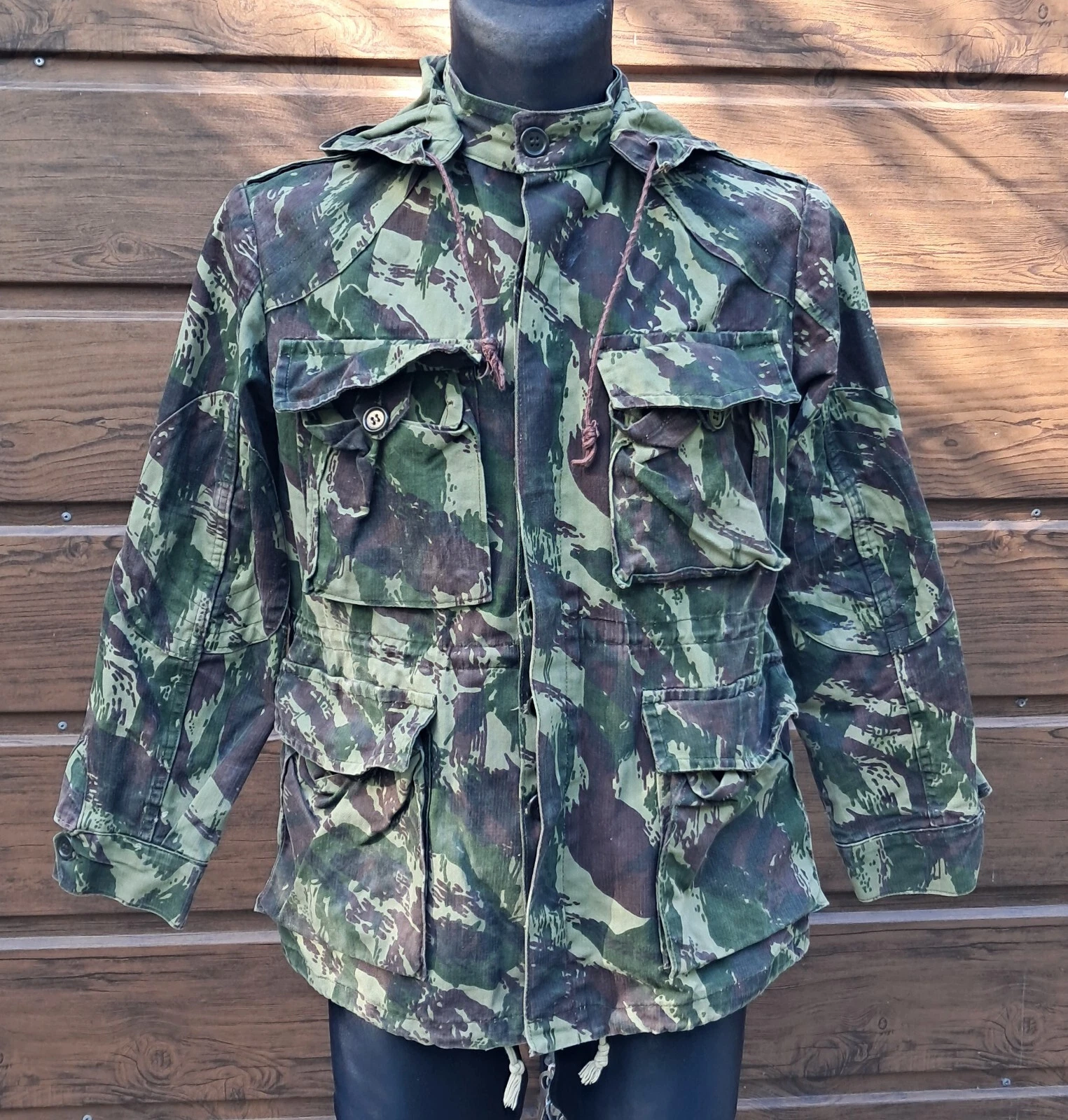 Veste militaire Oficinas Gerais de Fardamento camouflage parachutiste portugais M64