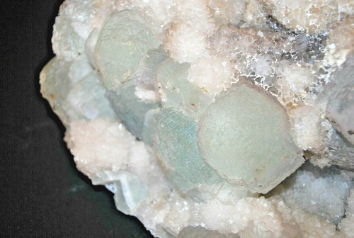 BRADEE.......TWO-TONE FLUORINE ON HUNAN QUARTZ 5250G - Picture 2 of 8