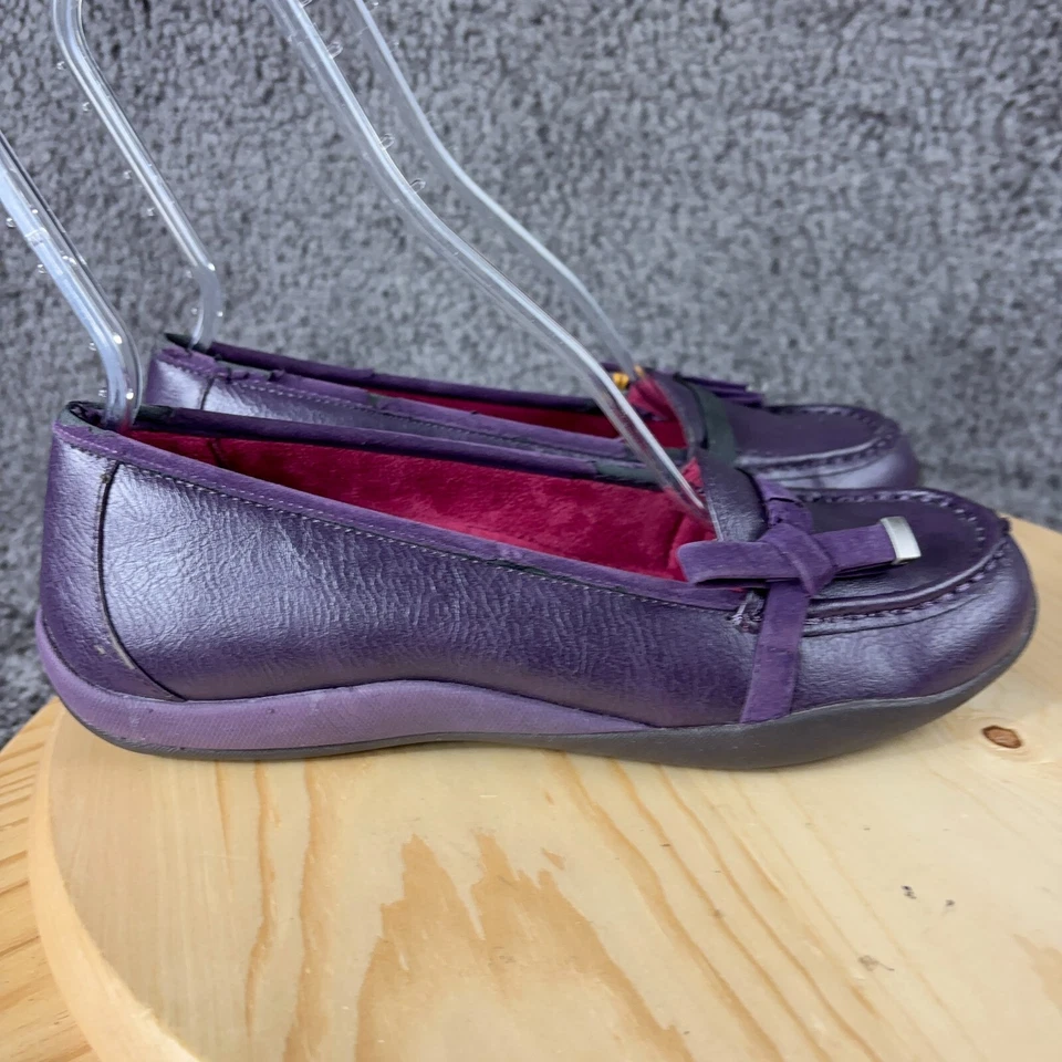 Mocasín Orthaheel Mae para mujer talla 9 púrpura imitación cuero sin cordones cómodo zapato plano Foto 3 de 4
