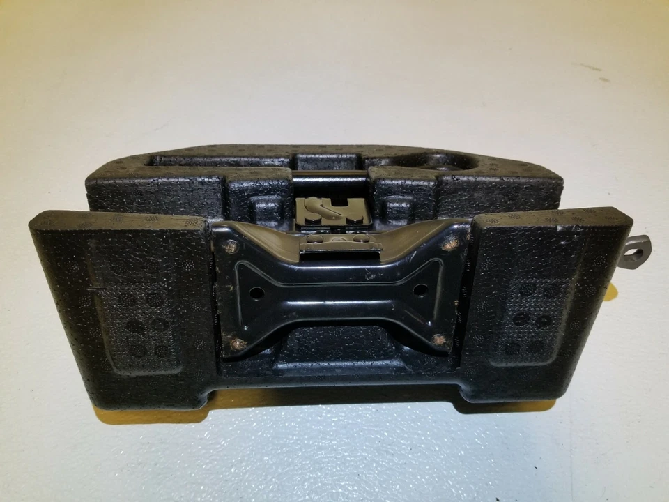 10-16 Genesis Coupe Spare Tire Jack Tow Hook Case OEM - Imagem 4 de 4