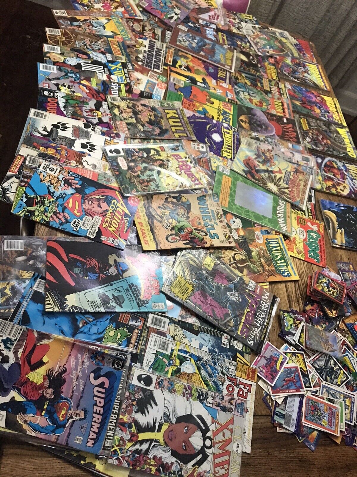 Lot of 100 Vintage Comic Books Marvels DC X-men Spiderman Cards Collection