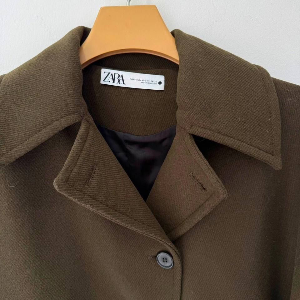 Abrigo Chaqueta ZARA Verde Oliva Gran Tamaño Ala de Murciélago Para Mujer Talla M Silencioso Lujo Usado en Excelente Condición Foto 4 de 4