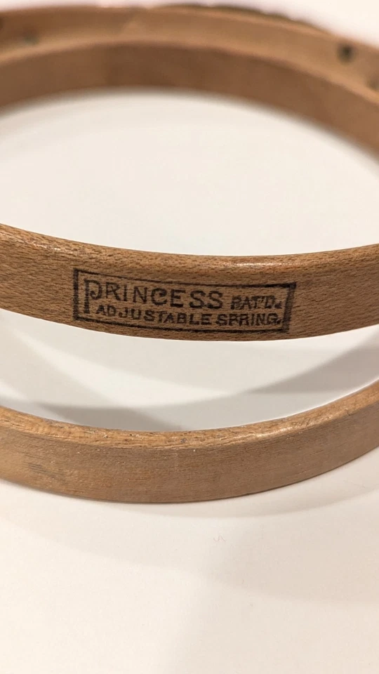 VINTAGE “PRINCESS” 4 INCH WOODEN EMBROIDERY HOOP ADJUSTABLE SPRING BOW TENSION - Image 2 of 4
