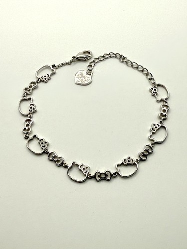 2007 Sanrio Hello Kitty Silver Tone Bracelet With Original Box And Velvet Pouch