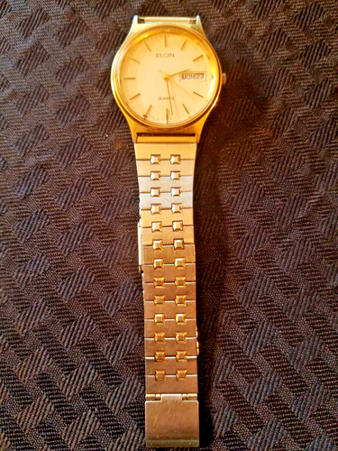 Elgin Day/Date Gold Tone Quartz Watch - Picture 2 of 9