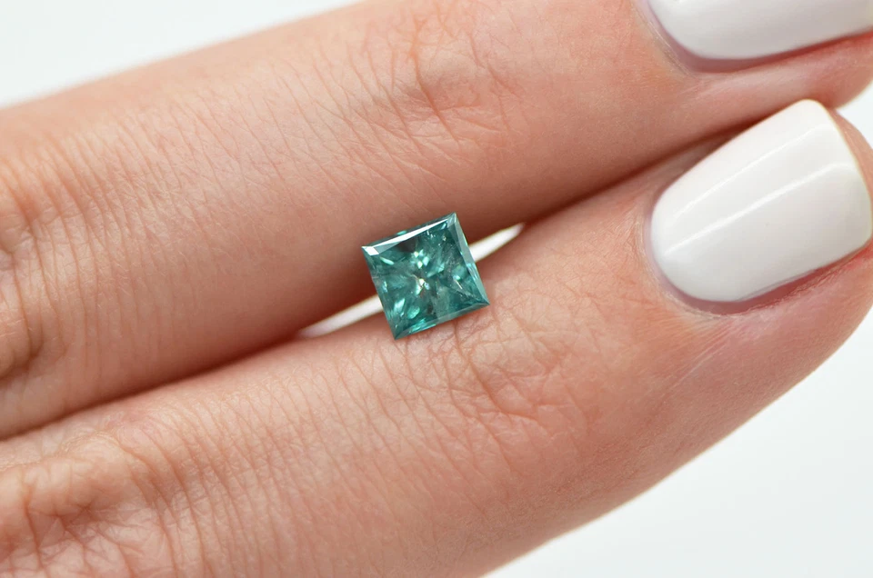 Diamante con forma de princesa real elegante color turquesa suelto certificado I1 0,96 quilates Foto 4 de 4