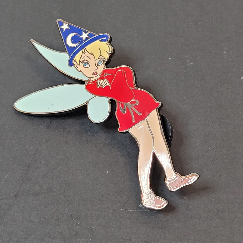 Pin Campanilla Fantasía Halloween LE 333 Sexy Postura Brazos Cruzados Sombrero de Hechicero Foto 3 de 4