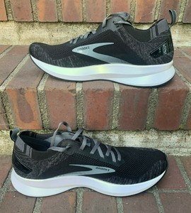 brooks levitate masculino