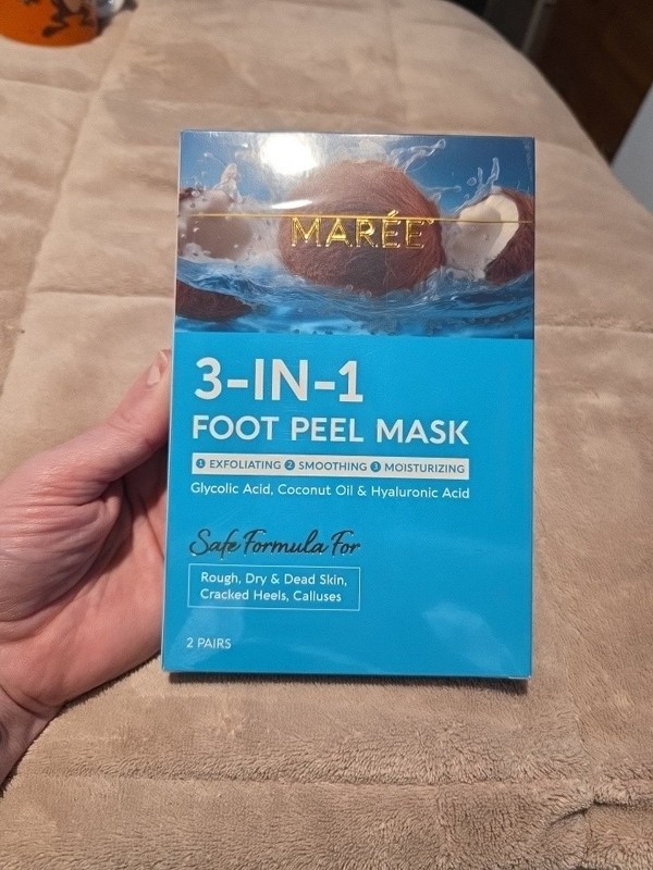 MAREE Foot Peeling Mask – 3-in-1 Foot Mask for Dry Cracked Feet, Callus Remover 