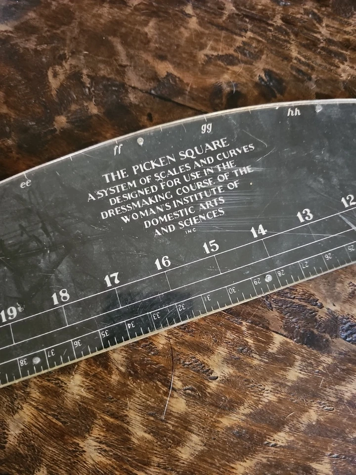 Herramienta de costura cuadrada The Picken 1916 - Imagen 2 de 4