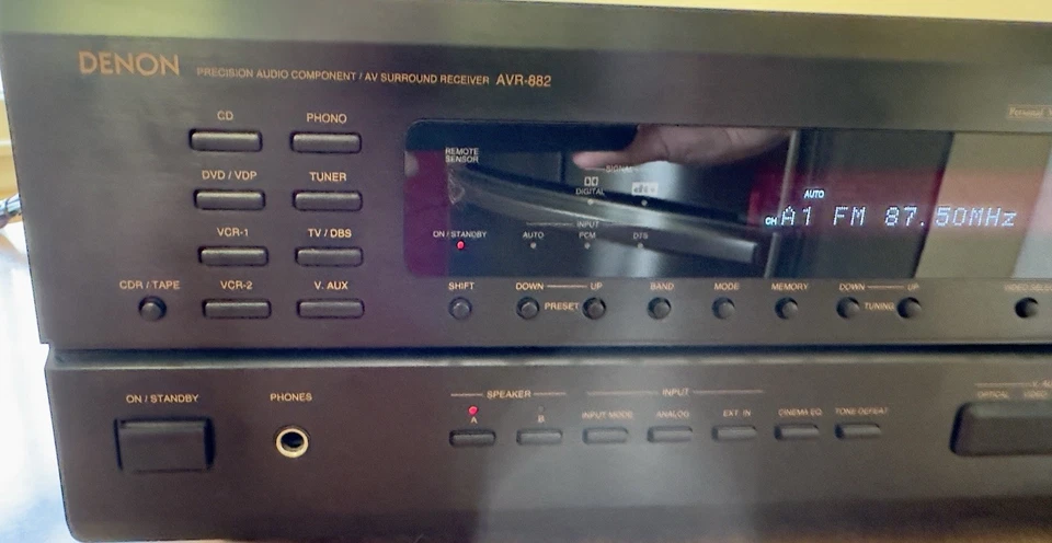 Denon AV Surround Receiver AVR-1802/882 with Remote + Operating Manual Bundle - Image 2 of 4