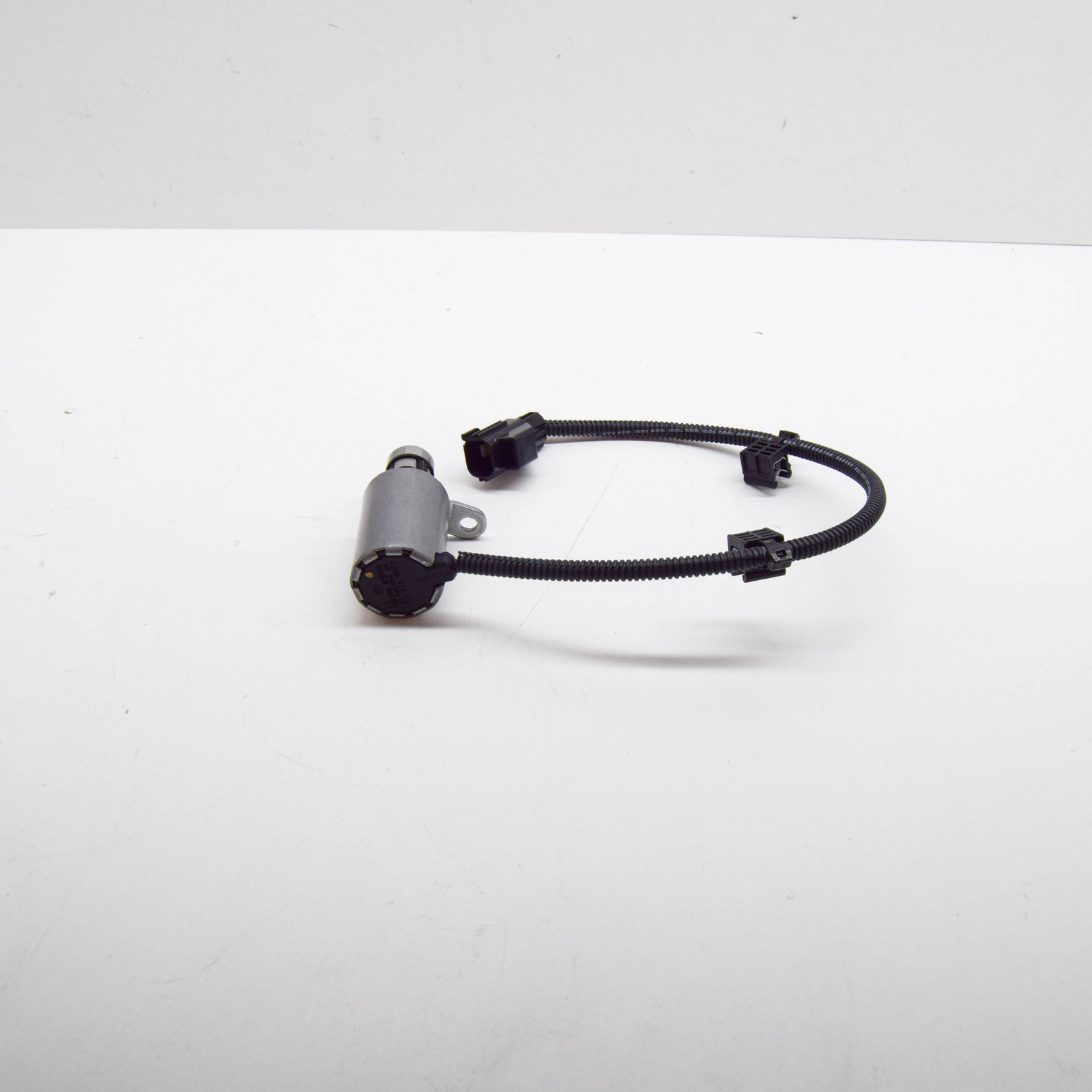 VOLVO V60 MK1 Piston Cooling Valve 31401504 NEW GENUINE