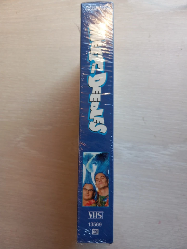 Meet the Deedles (1998) VHS Paul Walker Steve Van Wormer - Image 2 of 4