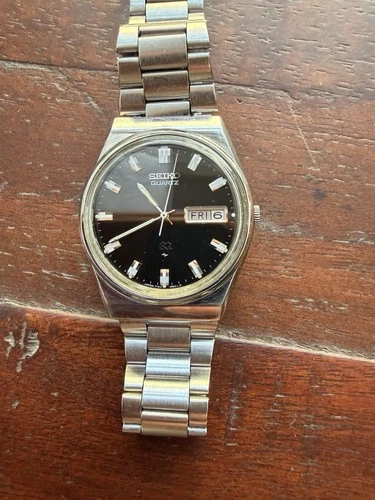 Vintage September 1980 Seiko Men’s Watch Silver Case Bracelet Black Dial 8”