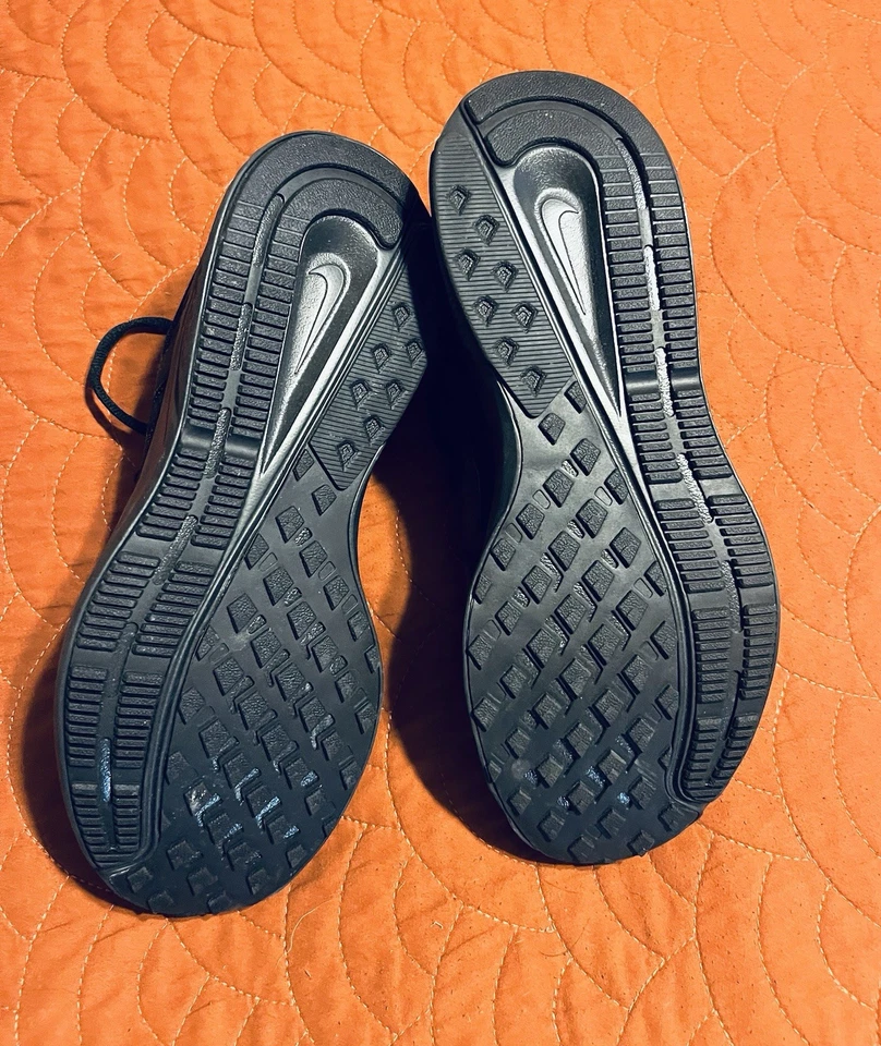 Size US 9. Nike Revolution 7 ? All Black Athletic Running Shoes UNISEX - Image 3 of 4