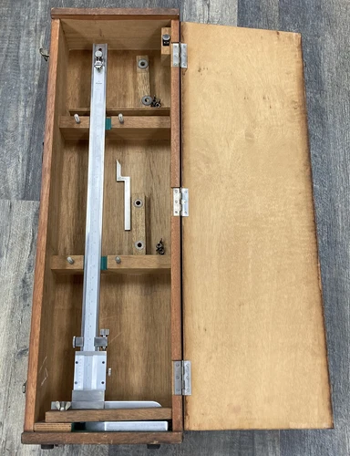 Mitutoyo 520-153 Vintage Vernier Height Gage-Made in Japan-Pre Owned