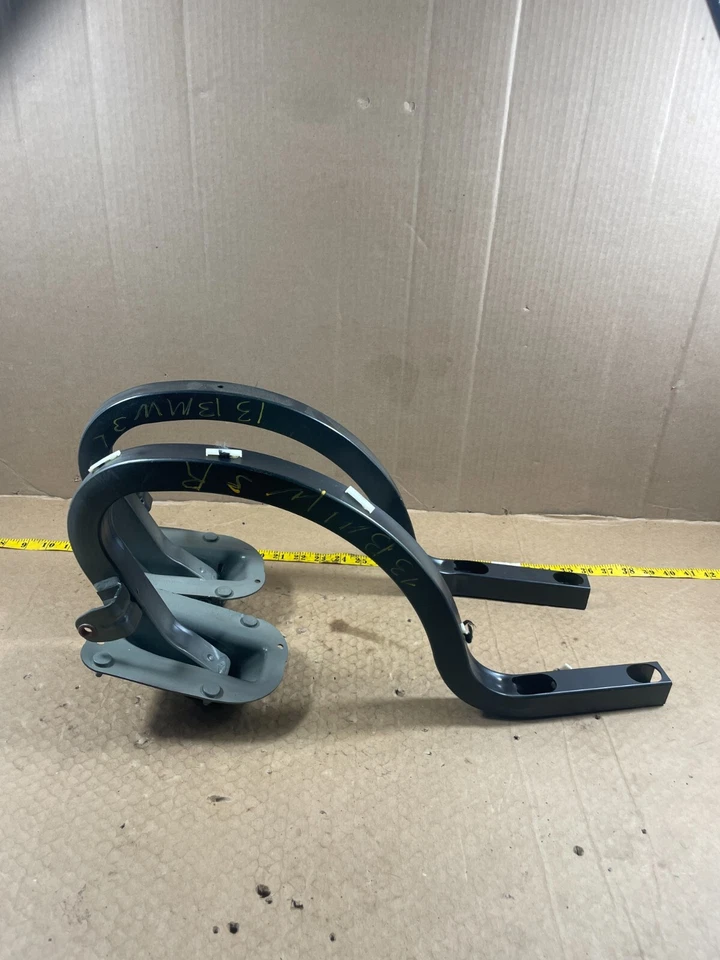 BMW 328i 2012-2015 sedán trasero izquierdo y derecho maletero tapa bisagras juego 4858282 OEM. Foto 2 de 4