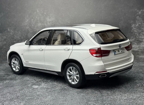 Paragon 1/18 Scale BMW X5 F15 SUV White Diecast Car Model Toy - Picture 6 of 7