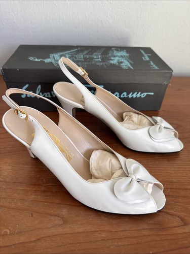 Vintage 80er Salvatore Ferragamo weiße Leder Slingback Heels 7,5 B NEU Defekt LESEN - Bild 1 von 11