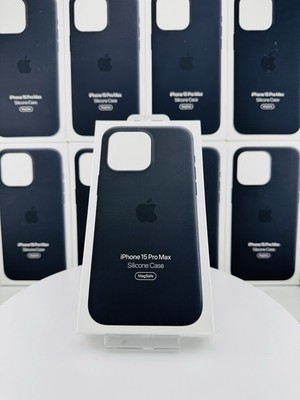 Original Apple iPhone 15 Pro Max Silikon Hülle Case MagSafe MT1M3ZM/A Schwarz