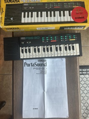 Yamaha Portasound PSS-30 key Portable Electric Keyboard w/ Box