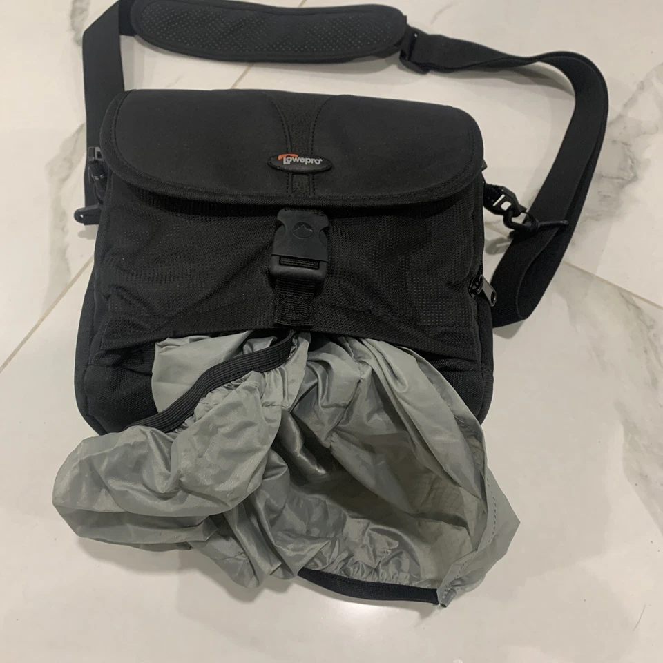 LOWEPRO REZO 170 AW ALL-WEATHER SHOULDER CAMERA BAG BLACK - Image 4 of 4