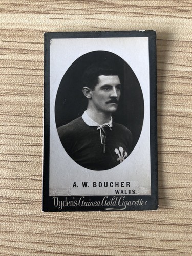 A. W. Boucher - Wales - OGDENS GUINEA GOLDS-FOOTBALLERS BASE M 1899 - 第 1/2 張圖片