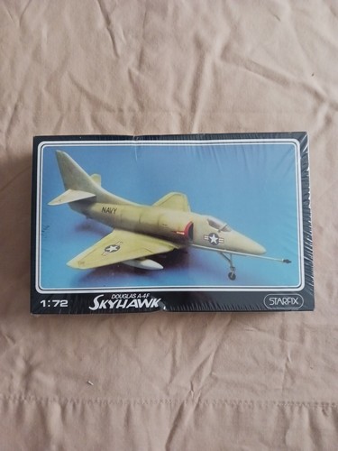 Starfix Skyhawk Douglas A-4F Scale Construction Kit 1:48 Scale New Sealed - Afbeelding 1 van 4