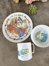 Vintage National Home Products (NHP) Winnie the Pooh & Friends Melamine Dish Set