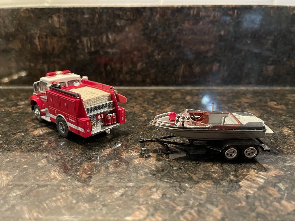 NEW! Code 3 Custom Bay City Fire Department Swift Water Rescue Squad Company 41 - Image 3 of 4