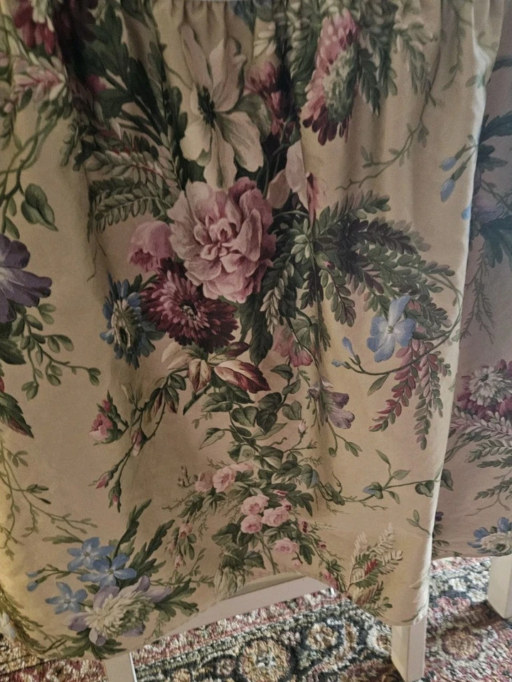 Falda de cama RARA RALPH LAUREN ADRIANA floral talla queen  Foto 2 de 4