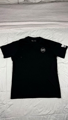 Under Armour HeatGear Men's L Black Loose Short Sleeve USA Flag Graphic Tee