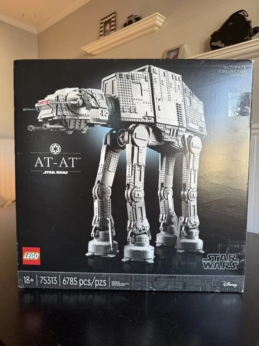 Lego Star Wars Ultimate Collector Series AT-AT (75313) - previously assembled