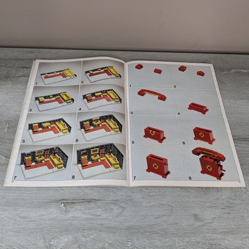 Lego Idea Book 1 (1973 - Set #221) - Good Condition w/ Some Creases - Picture 3 of 3