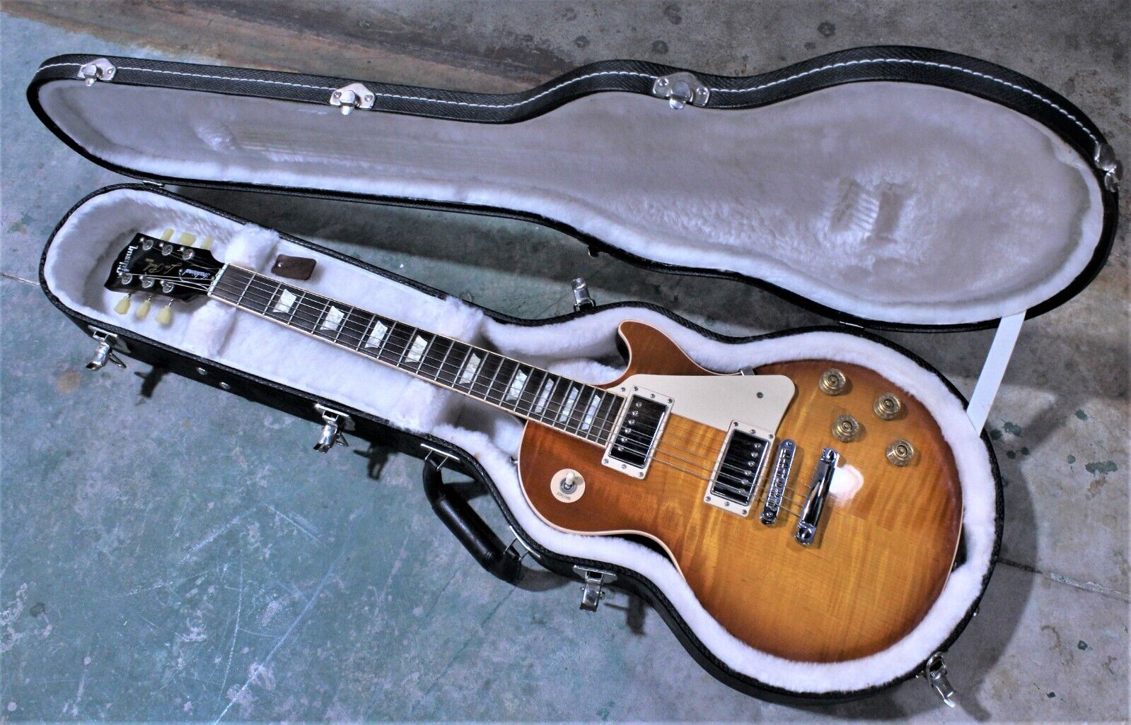 2010 Gibson Les Paul Traditional Electric Guitar W/Case