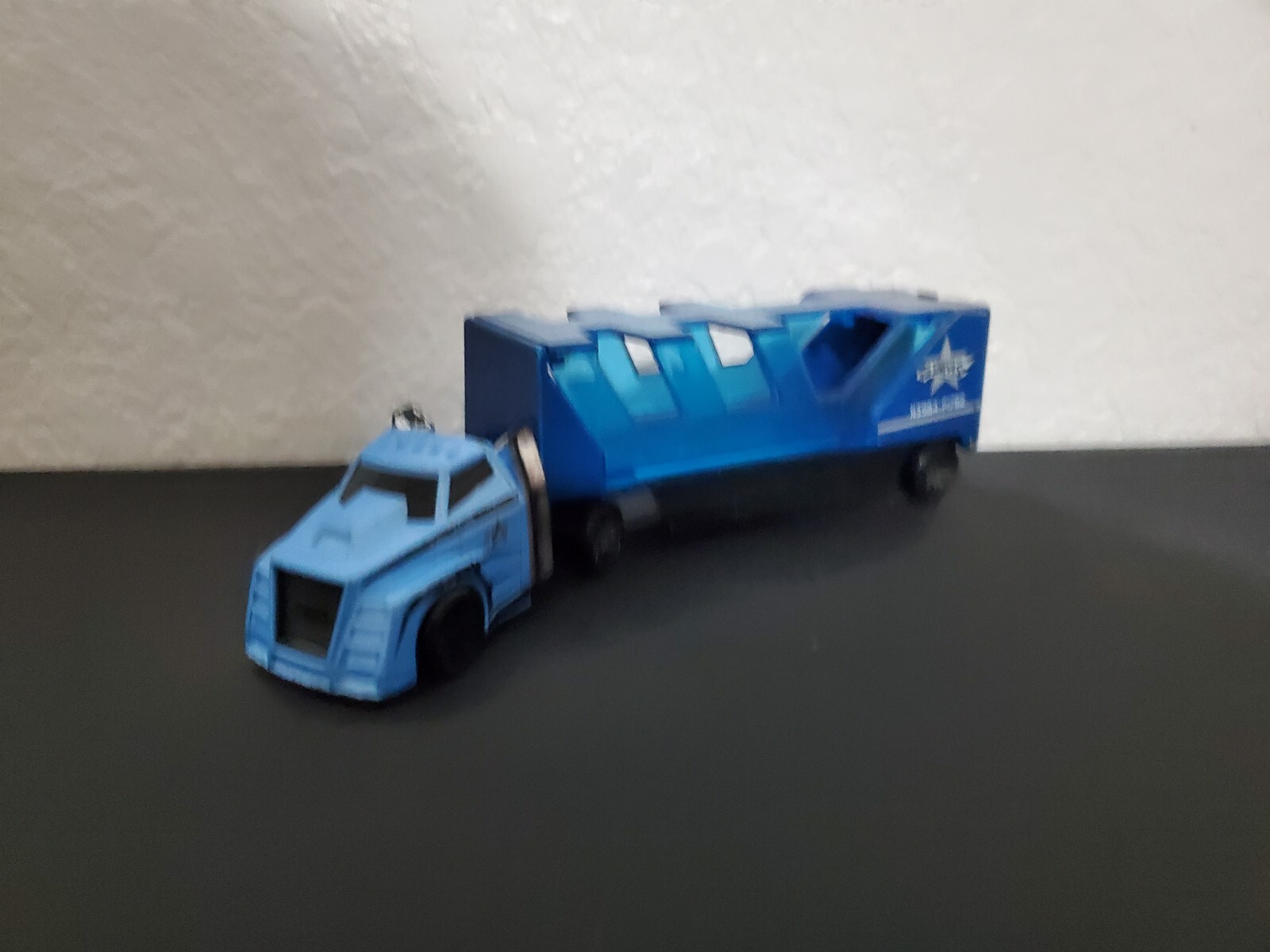 Picture 1 of 2
