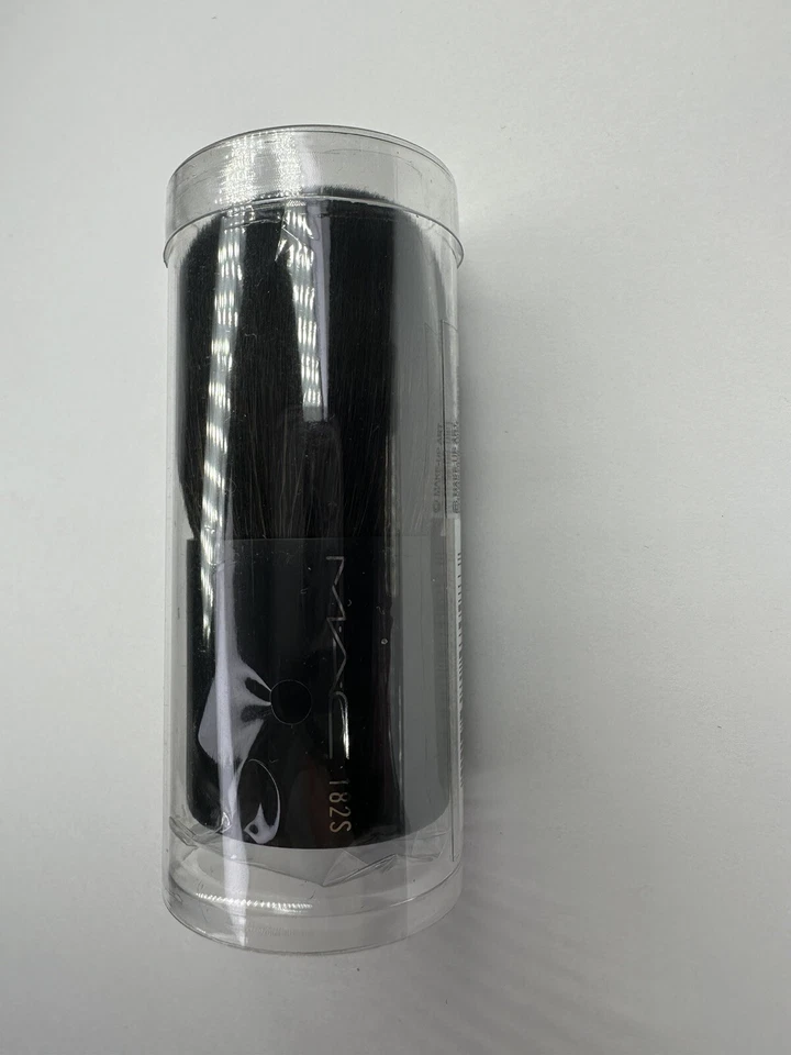 MAC 182S Buffer Makeup Brush Powders Bronzers Blush Foundation MSRP$58 - Image 4 of 4