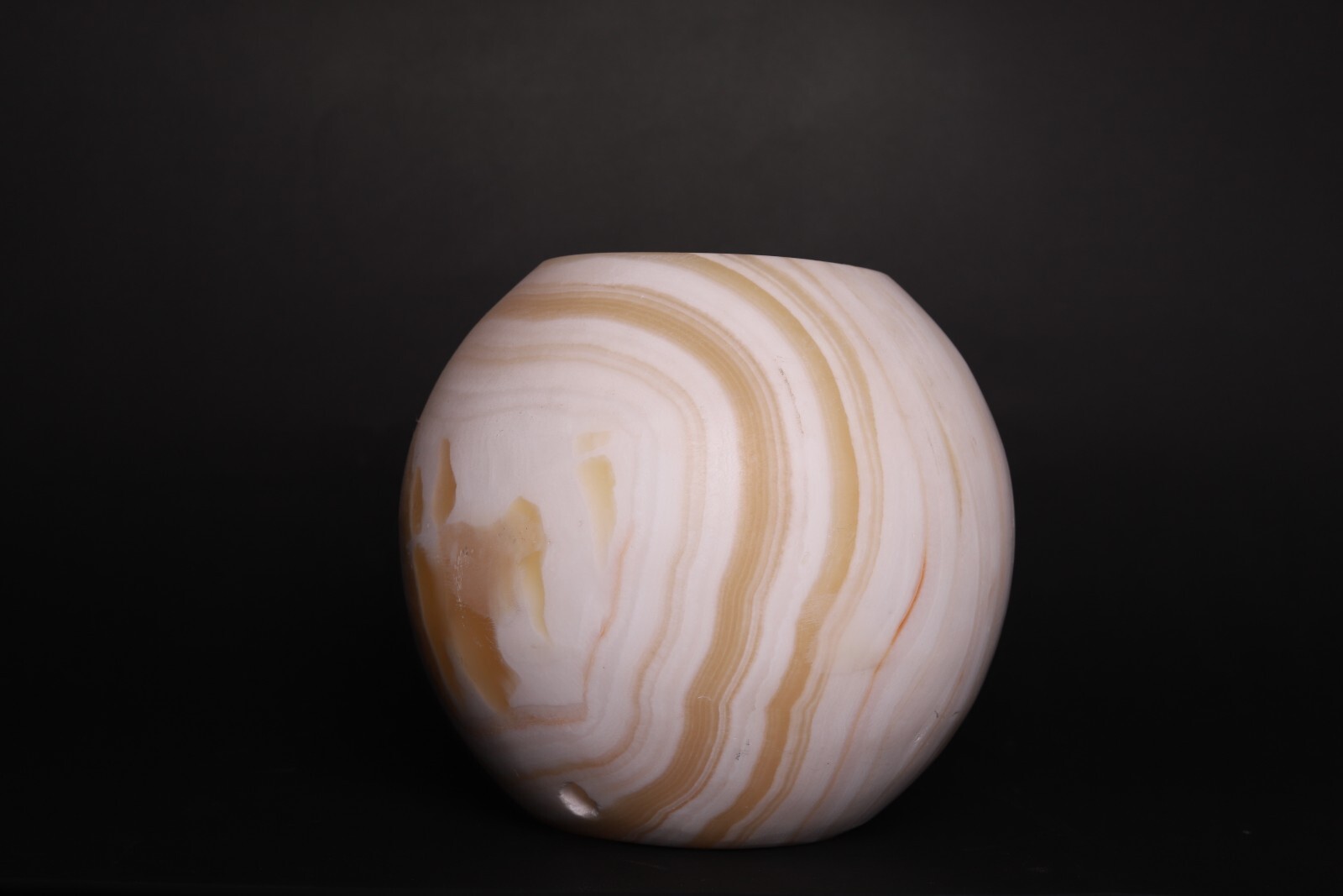 Amazing alabaster Vase Unique shape museum piece hand carve Replica