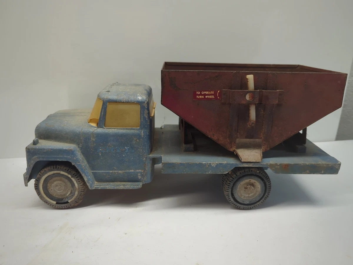 Ertl International Harvester Vintage Manufacture Diecast Trucks