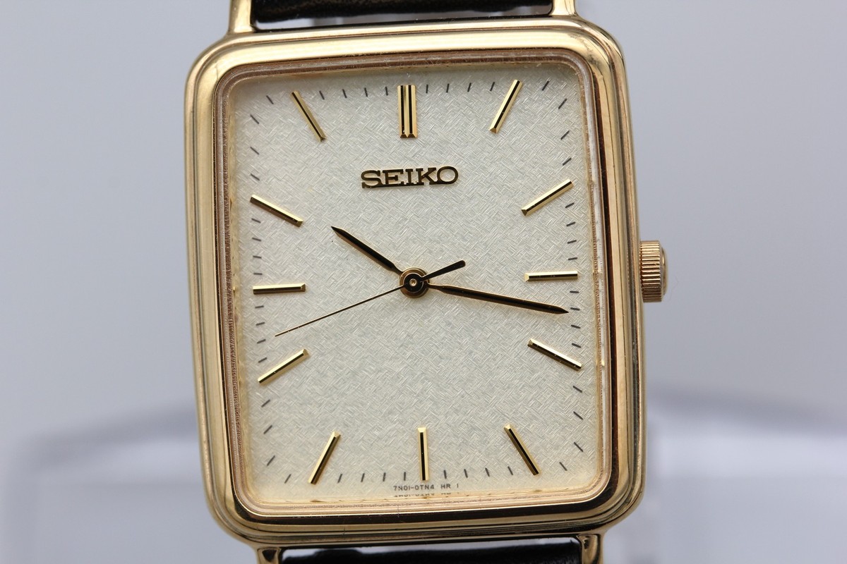 Vintage【Near MINT】SEIKO Spirit 7N01-0FB0 Tank Gold 26mm Quartz 