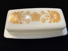 PYREX VINTAGE BUTTERFLY GOLD MILK GLASS BUTTER DISH WITH LID! MINT! 72-B 72B USA