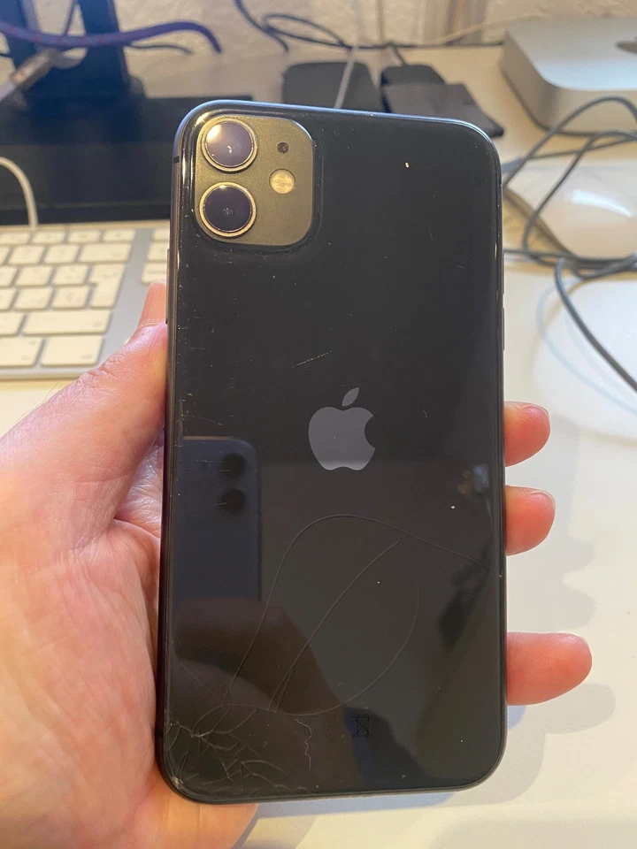 Apple iPhone 11 - 64GB - Negro (Libre) - Imagen 2 de 2