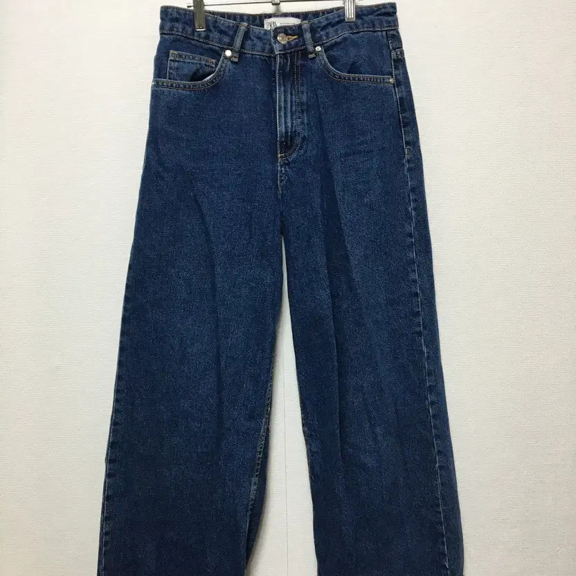 Zara Women's Wide Fit Denim Jeans, Size 26, Excellent Condition