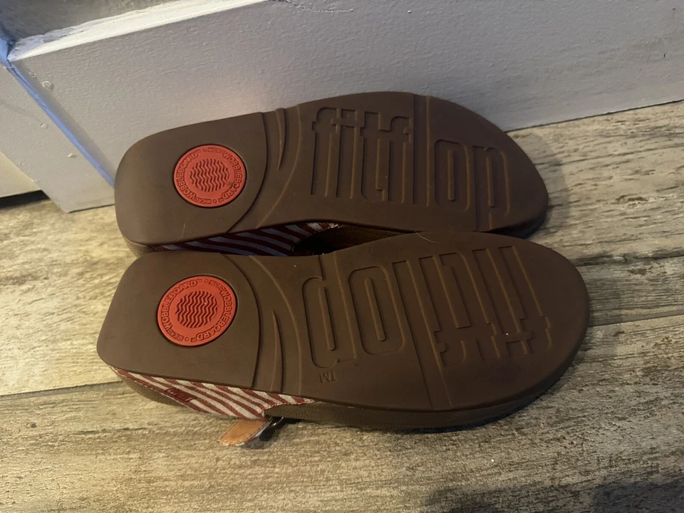 Sandalias ajustadas FitFlop Chanclas Cuña Informales Rayas Rojo Crema Mujeres 8 Foto 2 de 4